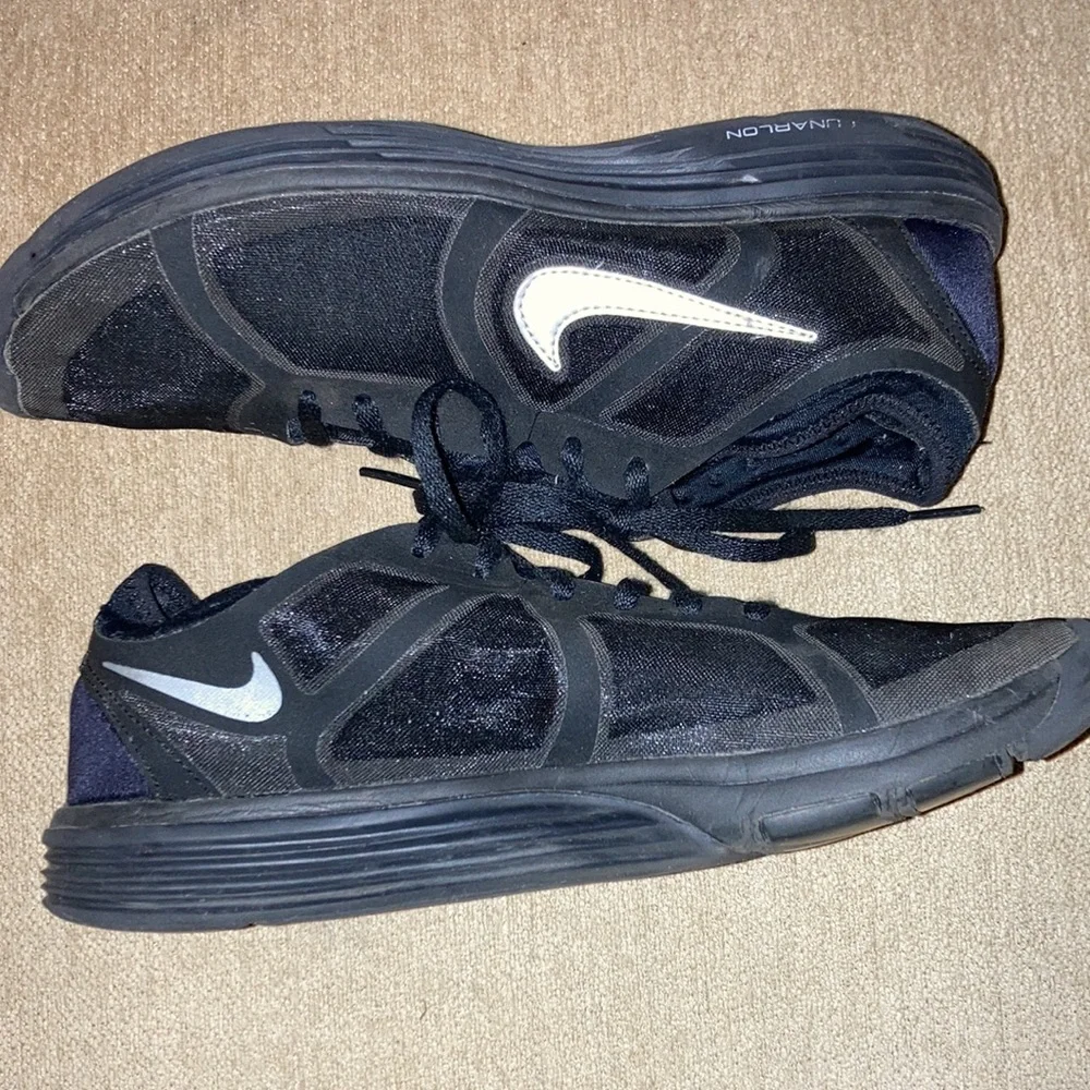 NIKE Lunarlon Womens Sneakers Size 8